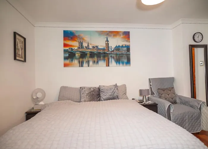4 Bedroom House Rented By The Room