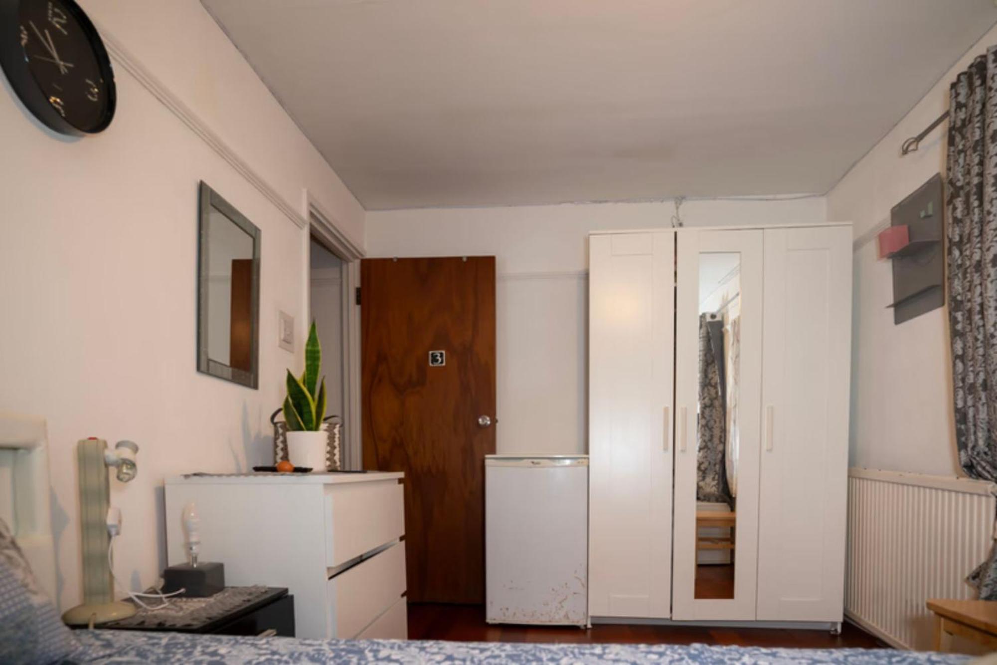 4 Bedroom House Rented By The * Londra