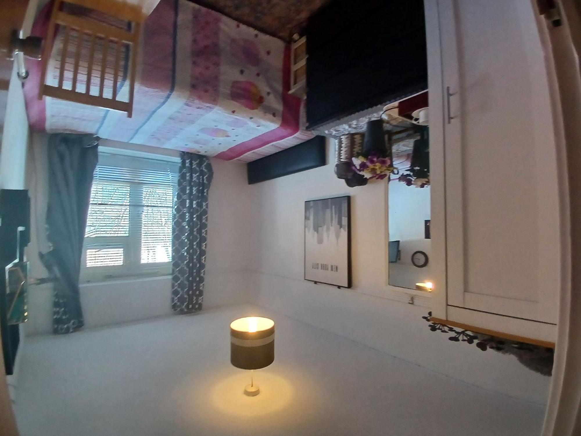Bed & Breakfast 4 Bedroom House Rented By The *