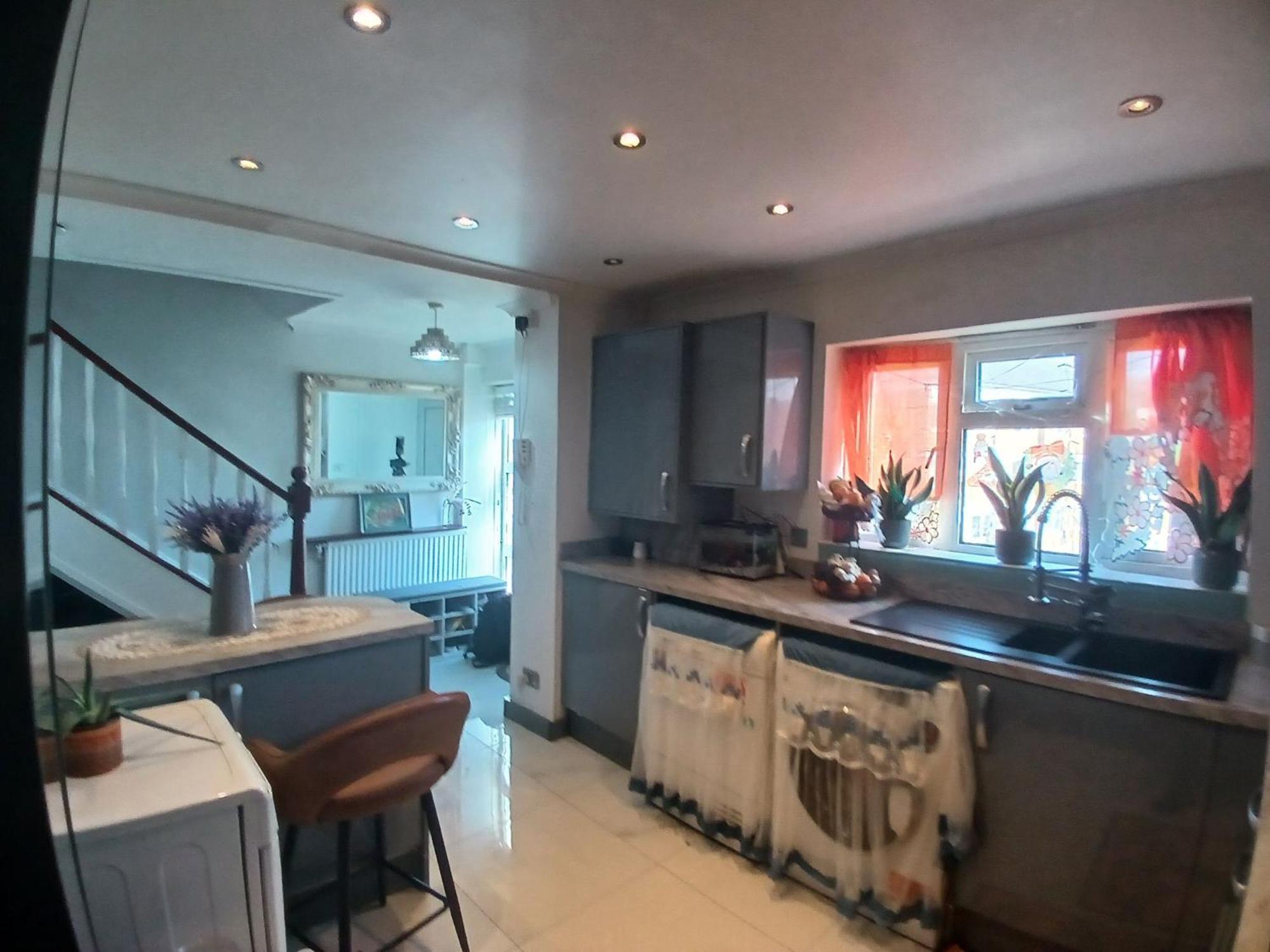 Bed & Breakfast 4 Bedroom House Rented By The Londra